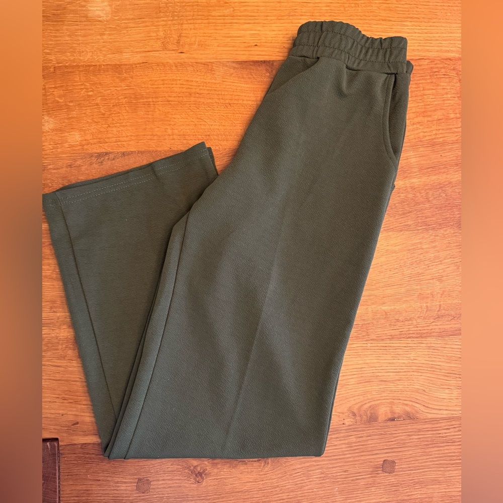 Hunter Green - elastic waistband dress pants : New Mix brand